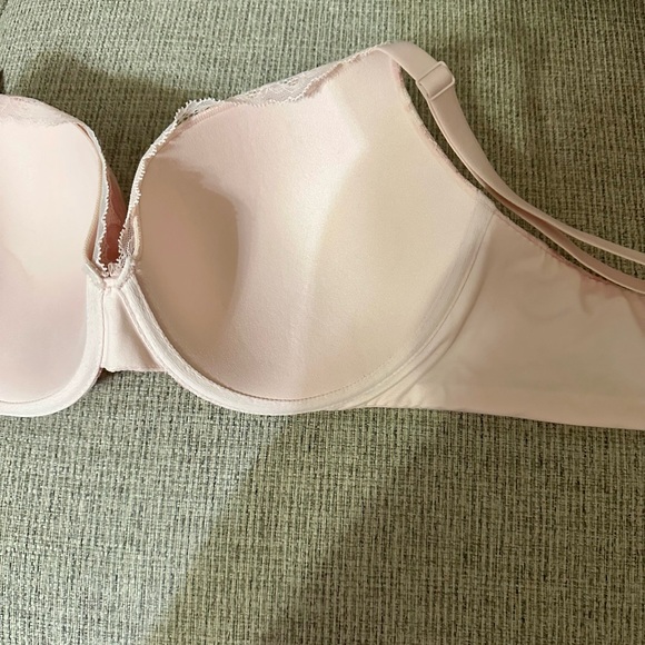 Victoria Secret Body By Victoria Size 38D NWT Pink Lace Underwire Bra - Picture 2 of 4